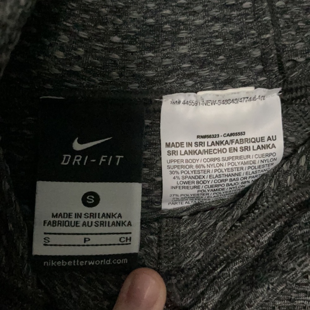 Nike Pull Over - image 4